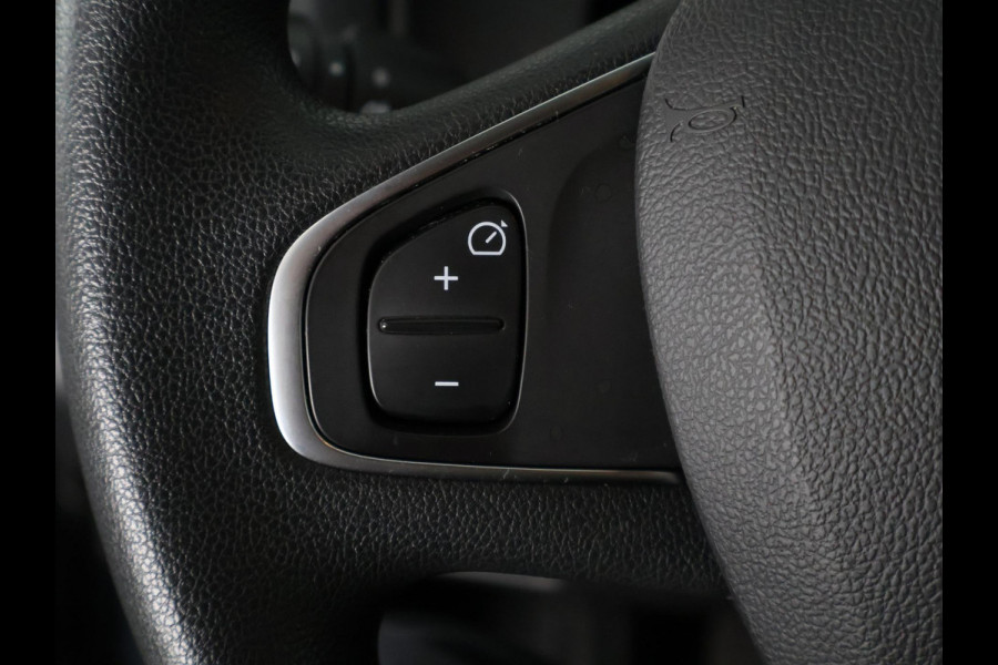 Renault Clio Estate 0.9 TCe Zen + RS-Sport Pack | Navigatie | 1e eigenaar | Privacy Glass | Premium Audio | Renault Clio Estate 0.9 TCe Zen + RS-Sport Pack | Navigatie | 1e eigenaar | Privacy Glass | Premium Audio |