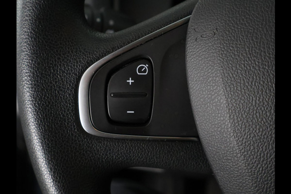 Renault Clio Estate 0.9 TCe Zen + RS-Sport Pack | Navigatie | 1e eigenaar | Privacy Glass | Premium Audio | Renault Clio Estate 0.9 TCe Zen + RS-Sport Pack | Navigatie | 1e eigenaar | Privacy Glass | Premium Audio |