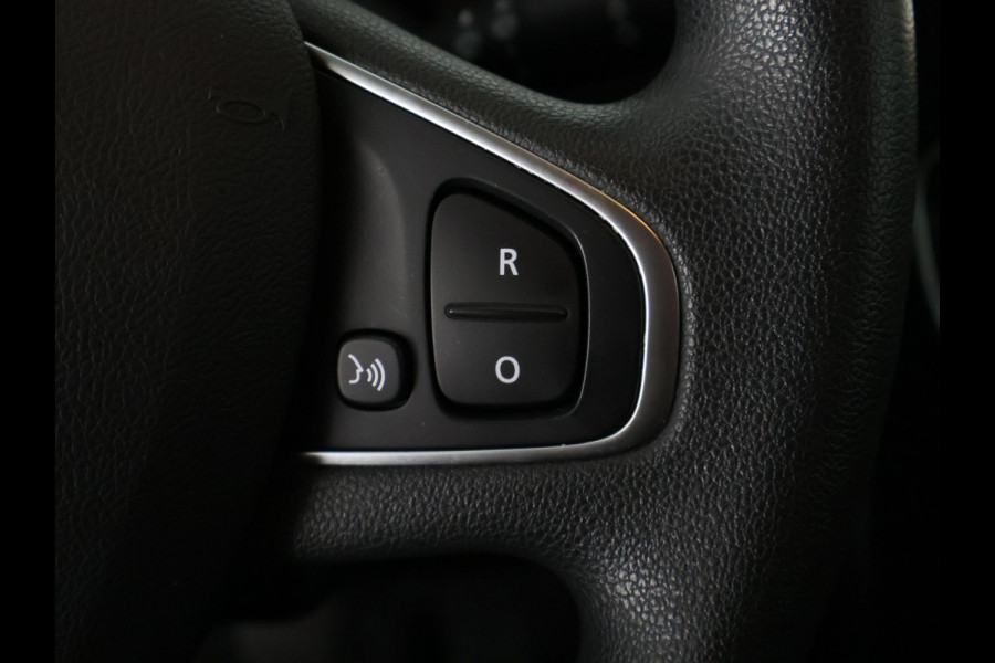 Renault Clio Estate 0.9 TCe Zen + RS-Sport Pack | Navigatie | 1e eigenaar | Privacy Glass | Premium Audio | Renault Clio Estate 0.9 TCe Zen + RS-Sport Pack | Navigatie | 1e eigenaar | Privacy Glass | Premium Audio |
