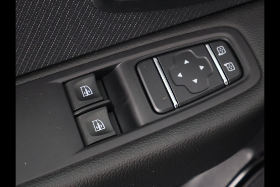 Renault Clio Estate 0.9 TCe Zen + RS-Sport Pack | Navigatie | 1e eigenaar | Privacy Glass | Premium Audio | Renault Clio Estate 0.9 TCe Zen + RS-Sport Pack | Navigatie | 1e eigenaar | Privacy Glass | Premium Audio |