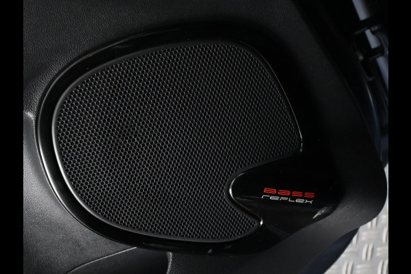 Renault Clio Estate 0.9 TCe Zen + RS-Sport Pack | Navigatie | 1e eigenaar | Privacy Glass | Premium Audio | Renault Clio Estate 0.9 TCe Zen + RS-Sport Pack | Navigatie | 1e eigenaar | Privacy Glass | Premium Audio |