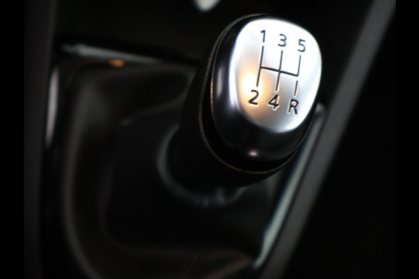 Renault Clio Estate 0.9 TCe Zen + RS-Sport Pack | Navigatie | 1e eigenaar | Privacy Glass | Premium Audio | Renault Clio Estate 0.9 TCe Zen + RS-Sport Pack | Navigatie | 1e eigenaar | Privacy Glass | Premium Audio |