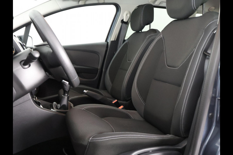 Renault Clio Estate 0.9 TCe Zen + RS-Sport Pack | Navigatie | 1e eigenaar | Privacy Glass | Premium Audio | Renault Clio Estate 0.9 TCe Zen + RS-Sport Pack | Navigatie | 1e eigenaar | Privacy Glass | Premium Audio |