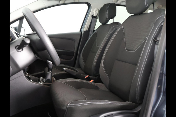 Renault Clio Estate 0.9 TCe Zen + RS-Sport Pack | Navigatie | 1e eigenaar | Privacy Glass | Premium Audio | Renault Clio Estate 0.9 TCe Zen + RS-Sport Pack | Navigatie | 1e eigenaar | Privacy Glass | Premium Audio |