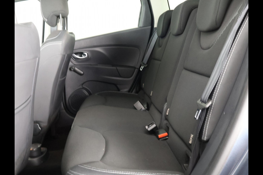 Renault Clio Estate 0.9 TCe Zen + RS-Sport Pack | Navigatie | 1e eigenaar | Privacy Glass | Premium Audio | Renault Clio Estate 0.9 TCe Zen + RS-Sport Pack | Navigatie | 1e eigenaar | Privacy Glass | Premium Audio |