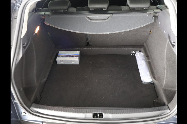 Renault Clio Estate 0.9 TCe Zen + RS-Sport Pack | Navigatie | 1e eigenaar | Privacy Glass | Premium Audio | Renault Clio Estate 0.9 TCe Zen + RS-Sport Pack | Navigatie | 1e eigenaar | Privacy Glass | Premium Audio |