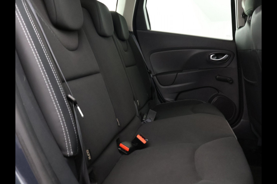 Renault Clio Estate 0.9 TCe Zen + RS-Sport Pack | Navigatie | 1e eigenaar | Privacy Glass | Premium Audio | Renault Clio Estate 0.9 TCe Zen + RS-Sport Pack | Navigatie | 1e eigenaar | Privacy Glass | Premium Audio |