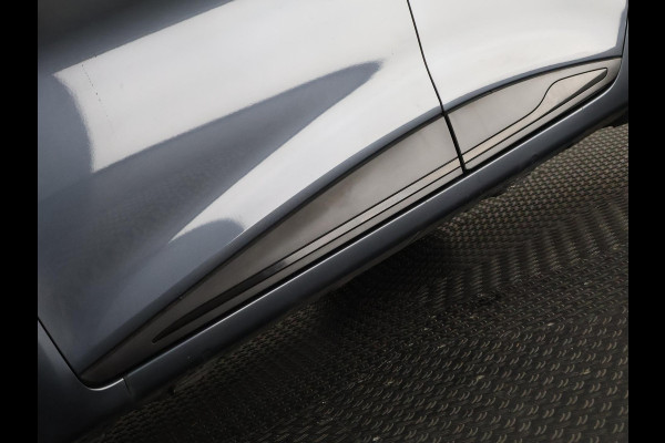 Renault Clio Estate 0.9 TCe Zen + RS-Sport Pack | Navigatie | 1e eigenaar | Privacy Glass | Premium Audio | Renault Clio Estate 0.9 TCe Zen + RS-Sport Pack | Navigatie | 1e eigenaar | Privacy Glass | Premium Audio |