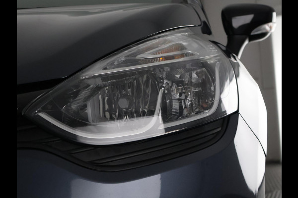 Renault Clio Estate 0.9 TCe Zen + RS-Sport Pack | Navigatie | 1e eigenaar | Privacy Glass | Premium Audio | Renault Clio Estate 0.9 TCe Zen + RS-Sport Pack | Navigatie | 1e eigenaar | Privacy Glass | Premium Audio |