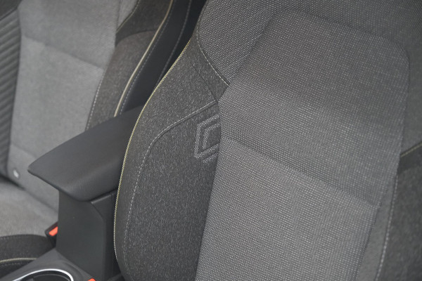 Renault Captur Mild Hybrid 160 EDC Techno | Pack Winter | Camera | Adaptieve Cruise Control | Apple Carplay