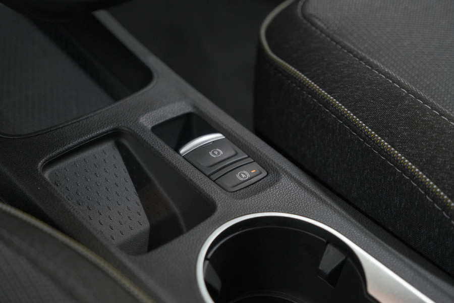 Renault Captur Mild Hybrid 160 EDC Techno | Pack Winter | Camera | Adaptieve Cruise Control | Apple Carplay