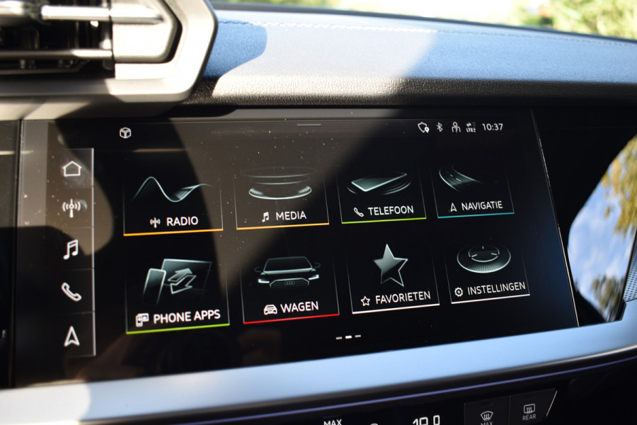 Audi A3 Sportback 2.0 TFSI S3 QUATTRO 310PK S-TRON S3-SPORT CAMERA/LEDER/CARPLAY Audi A3 Sportback 2.0 TFSI S3 QUATTRO 310PK S-TRON S3-SPORT CAMERA/LEDER/CARPLAY