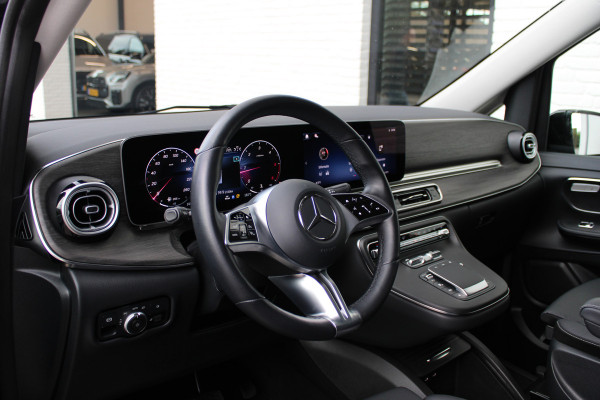 Mercedes-Benz V-Klasse 300d / XXL / DC / 2x Electrische Schuifdeur / 360 Camera / Vol Opties / NIEUWSTAAT Mercedes-Benz V-Klasse 300d / XXL / DC / 2x Electrische Schuifdeur / 360 Camera / Vol Opties / NIEUWSTAAT