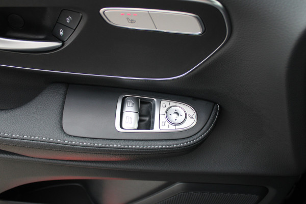 Mercedes-Benz V-Klasse 300d / XXL / DC / 2x Electrische Schuifdeur / 360 Camera / Vol Opties / NIEUWSTAAT Mercedes-Benz V-Klasse 300d / XXL / DC / 2x Electrische Schuifdeur / 360 Camera / Vol Opties / NIEUWSTAAT
