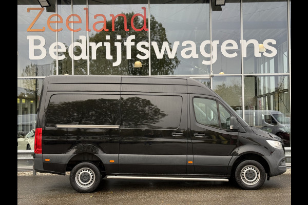 Mercedes-Benz Sprinter 316 2.2 CDI L2H2 | NL-auto | 3.5T trekhaak | Navi | Carplay | Camera | Cruisec. Mercedes-Benz Sprinter 316 2.2 CDI L2H2 | NL-auto | 3.5T trekhaak | Navi | Carplay | Camera | Cruisec.