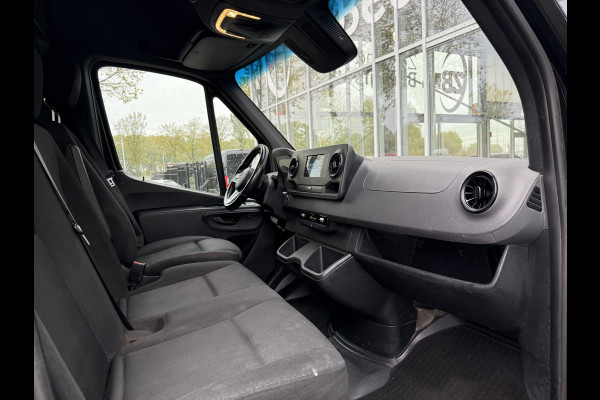 Mercedes-Benz Sprinter 316 2.2 CDI L2H2 | NL-auto | 3.5T trekhaak | Navi | Carplay | Camera | Cruisec. Mercedes-Benz Sprinter 316 2.2 CDI L2H2 | NL-auto | 3.5T trekhaak | Navi | Carplay | Camera | Cruisec.