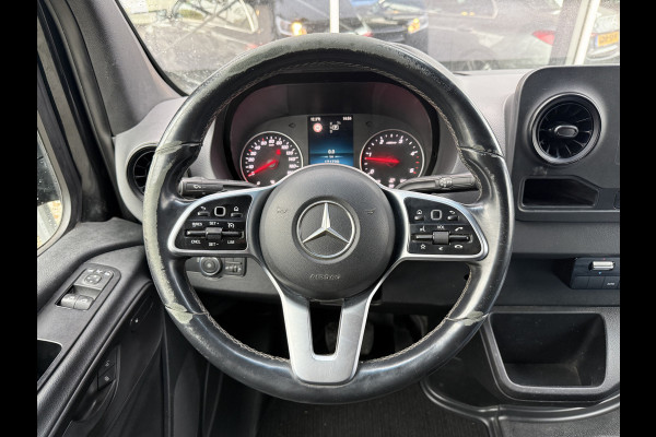 Mercedes-Benz Sprinter 316 2.2 CDI L2H2 | NL-auto | 3.5T trekhaak | Navi | Carplay | Camera | Cruisec. Mercedes-Benz Sprinter 316 2.2 CDI L2H2 | NL-auto | 3.5T trekhaak | Navi | Carplay | Camera | Cruisec.