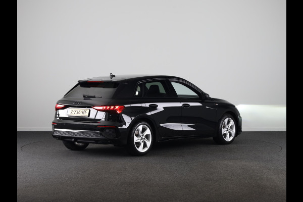Audi A3 Sportback 35 TFSI S edition | Verlengde Garantie | Optiek zwart pakket | Parkeersensoren achterzijde | Afneembare trekhaak | Audi A3 Sportback 35 TFSI S edition | Verlengde Garantie | Optiek zwart pakket | Parkeersensoren achterzijde | Afneembare trekhaak |