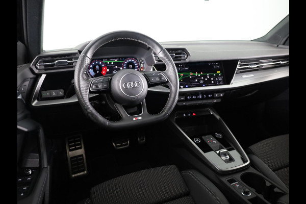 Audi A3 Sportback 35 TFSI S edition | Verlengde Garantie | Optiek zwart pakket | Parkeersensoren achterzijde | Afneembare trekhaak | Audi A3 Sportback 35 TFSI S edition | Verlengde Garantie | Optiek zwart pakket | Parkeersensoren achterzijde | Afneembare trekhaak |