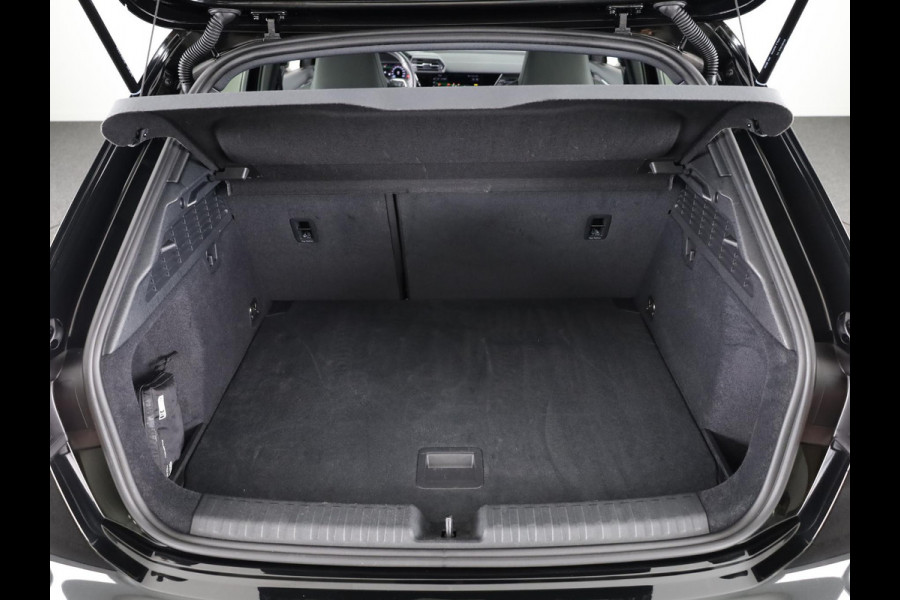 Audi A3 Sportback 35 TFSI S edition | Verlengde Garantie | Optiek zwart pakket | Parkeersensoren achterzijde | Afneembare trekhaak | Audi A3 Sportback 35 TFSI S edition | Verlengde Garantie | Optiek zwart pakket | Parkeersensoren achterzijde | Afneembare trekhaak |