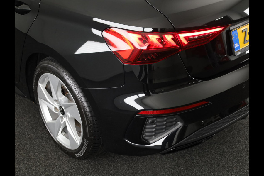 Audi A3 Sportback 35 TFSI S edition | Verlengde Garantie | Optiek zwart pakket | Parkeersensoren achterzijde | Afneembare trekhaak | Audi A3 Sportback 35 TFSI S edition | Verlengde Garantie | Optiek zwart pakket | Parkeersensoren achterzijde | Afneembare trekhaak |