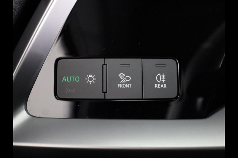 Audi A3 Sportback 35 TFSI S edition | Verlengde Garantie | Optiek zwart pakket | Parkeersensoren achterzijde | Afneembare trekhaak | Audi A3 Sportback 35 TFSI S edition | Verlengde Garantie | Optiek zwart pakket | Parkeersensoren achterzijde | Afneembare trekhaak |