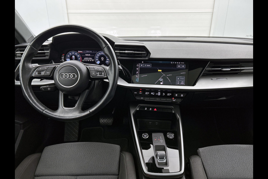 Audi A3 Limousine 30 TFSI Business edition (PANORAMADAK, ELEKT. WEGKLAPBARE TREKHAAK, SPORTSTOELEN, 1e EIGENAAR)