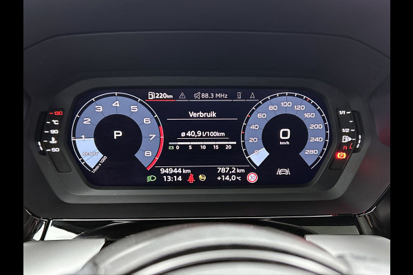 Audi A3 Limousine 30 TFSI Business edition (PANORAMADAK, ELEKT. WEGKLAPBARE TREKHAAK, SPORTSTOELEN, 1e EIGENAAR)