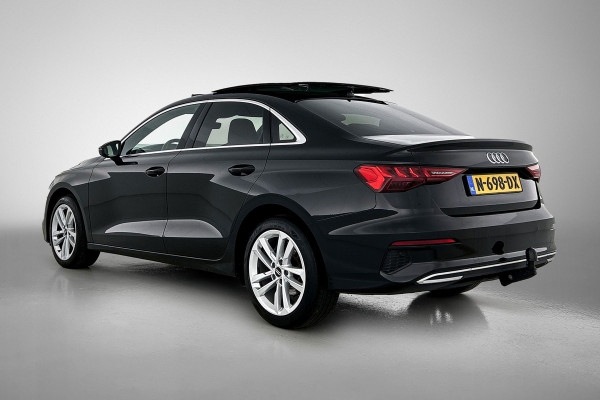 Audi A3 Limousine 30 TFSI Business edition (PANORAMADAK, ELEKT. WEGKLAPBARE TREKHAAK, SPORTSTOELEN, 1e EIGENAAR)