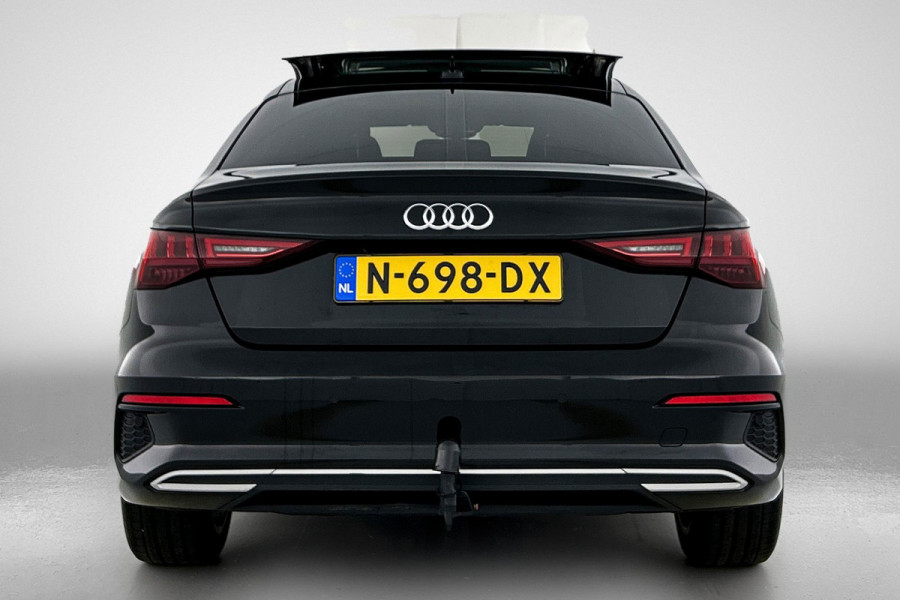 Audi A3 Limousine 30 TFSI Business edition (PANORAMADAK, ELEKT. WEGKLAPBARE TREKHAAK, SPORTSTOELEN, 1e EIGENAAR)