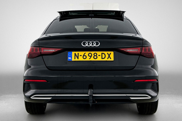 Audi A3 Limousine 30 TFSI Business edition (PANORAMADAK, ELEKT. WEGKLAPBARE TREKHAAK, SPORTSTOELEN, 1e EIGENAAR)