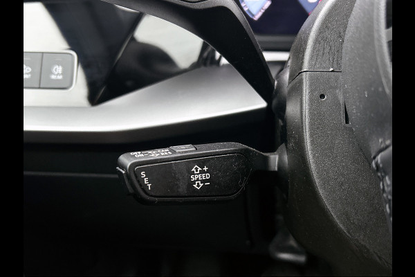 Audi A3 Limousine 30 TFSI Business edition (PANORAMADAK, ELEKT. WEGKLAPBARE TREKHAAK, SPORTSTOELEN, 1e EIGENAAR)