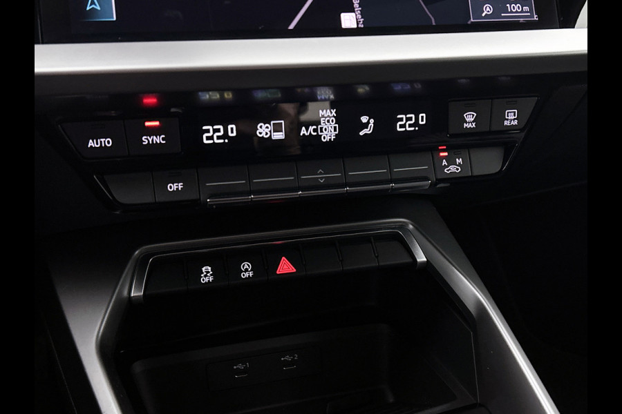 Audi A3 Limousine 30 TFSI Business edition (PANORAMADAK, ELEKT. WEGKLAPBARE TREKHAAK, SPORTSTOELEN, 1e EIGENAAR)