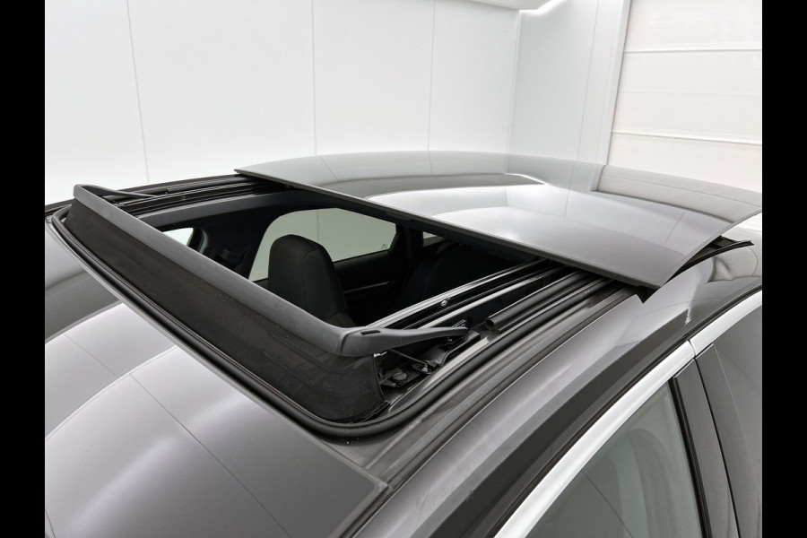 Audi A3 Limousine 30 TFSI Business edition (PANORAMADAK, ELEKT. WEGKLAPBARE TREKHAAK, SPORTSTOELEN, 1e EIGENAAR)