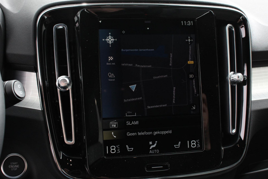 Volvo XC40 1.5 T5 Plug-in hybrid Plus Dark Navigatie Climate Control Adaptive Cruise Control  18"LMV Parkeer sensoren Dab Led