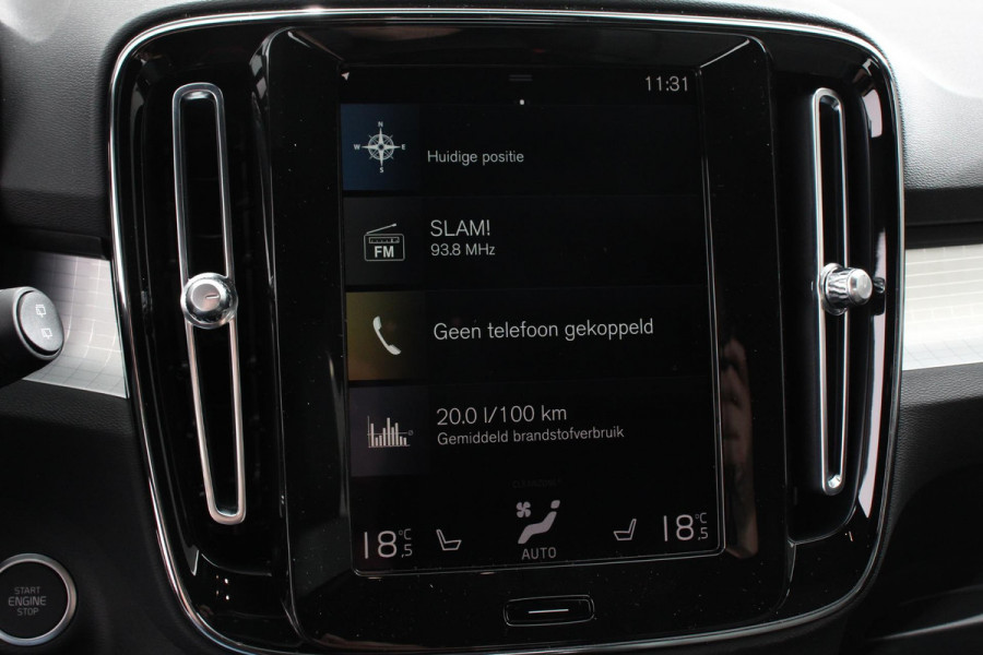 Volvo XC40 1.5 T5 Plug-in hybrid Plus Dark Navigatie Climate Control Adaptive Cruise Control  18"LMV Parkeer sensoren Dab Led