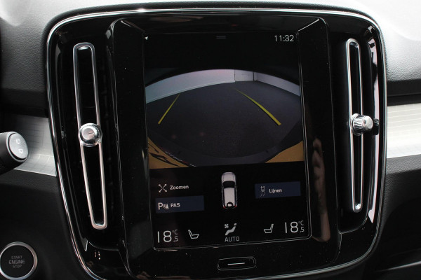 Volvo XC40 1.5 T5 Plug-in hybrid Plus Dark Navigatie Climate Control Adaptive Cruise Control  18"LMV Parkeer sensoren Dab Led
