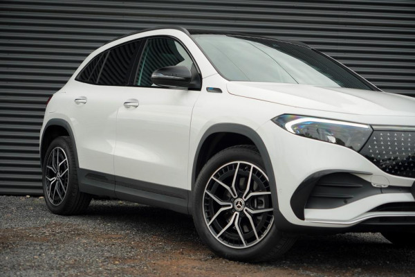 Mercedes-Benz EQA 250+ AMG Line 71 kWh / Pano / Adaptive Cruise / Stoelverwarming Mercedes-Benz EQA 250+ AMG Line 71 kWh / Pano / Adaptive Cruise / Stoelverwarming