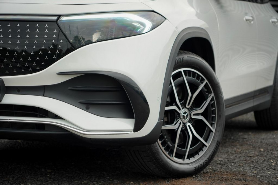 Mercedes-Benz EQA 250+ AMG Line 71 kWh / Pano / Adaptive Cruise / Stoelverwarming Mercedes-Benz EQA 250+ AMG Line 71 kWh / Pano / Adaptive Cruise / Stoelverwarming