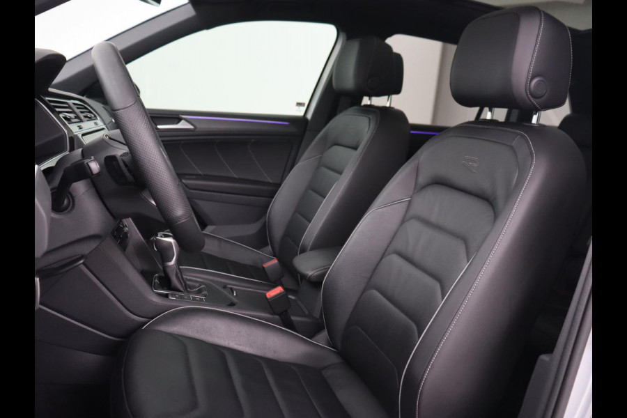Volkswagen Tiguan 1.4 TSI eHybrid R-Line | Panoramadak | Leder | Trekhaak | 360 Camera | Sfeerverlichting | Adaptive cruise | 20'' | Carplay | Adaptief onderstel | Matrix LED | Park Assist | PHEV | Plug In Volkswagen Tiguan 1.4 TSI eHybrid R-Line | Panoramadak | Leder | Trekhaak | 360 Camera | Sfeerverlichting | Adaptive cruise | 20'' | Carplay | Adaptief onderstel | Matrix LED | Park Assist | PHEV | Plug In