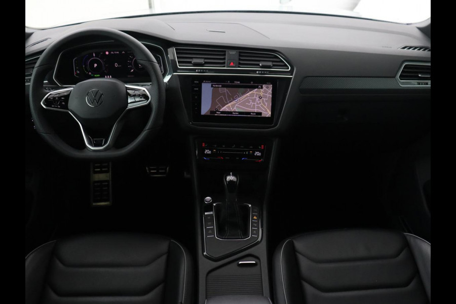 Volkswagen Tiguan 1.4 TSI eHybrid R-Line | Panoramadak | Leder | Trekhaak | 360 Camera | Sfeerverlichting | Adaptive cruise | 20'' | Carplay | Adaptief onderstel | Matrix LED | Park Assist | PHEV | Plug In Volkswagen Tiguan 1.4 TSI eHybrid R-Line | Panoramadak | Leder | Trekhaak | 360 Camera | Sfeerverlichting | Adaptive cruise | 20'' | Carplay | Adaptief onderstel | Matrix LED | Park Assist | PHEV | Plug In