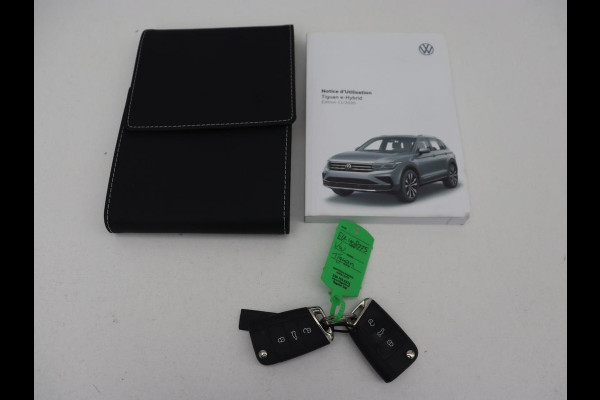 Volkswagen Tiguan 1.4 TSI eHybrid R-Line | Panoramadak | Leder | Trekhaak | 360 Camera | Sfeerverlichting | Adaptive cruise | 20'' | Carplay | Adaptief onderstel | Matrix LED | Park Assist | PHEV | Plug In Volkswagen Tiguan 1.4 TSI eHybrid R-Line | Panoramadak | Leder | Trekhaak | 360 Camera | Sfeerverlichting | Adaptive cruise | 20'' | Carplay | Adaptief onderstel | Matrix LED | Park Assist | PHEV | Plug In