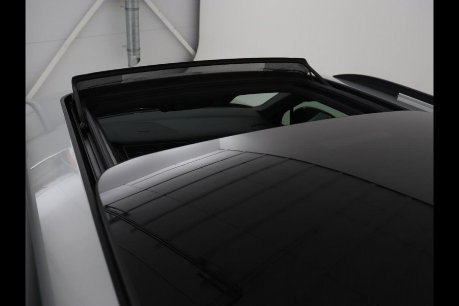 Volkswagen Tiguan 1.4 TSI eHybrid R-Line | Panoramadak | Leder | Trekhaak | 360 Camera | Sfeerverlichting | Adaptive cruise | 20'' | Carplay | Adaptief onderstel | Matrix LED | Park Assist | PHEV | Plug In Volkswagen Tiguan 1.4 TSI eHybrid R-Line | Panoramadak | Leder | Trekhaak | 360 Camera | Sfeerverlichting | Adaptive cruise | 20'' | Carplay | Adaptief onderstel | Matrix LED | Park Assist | PHEV | Plug In