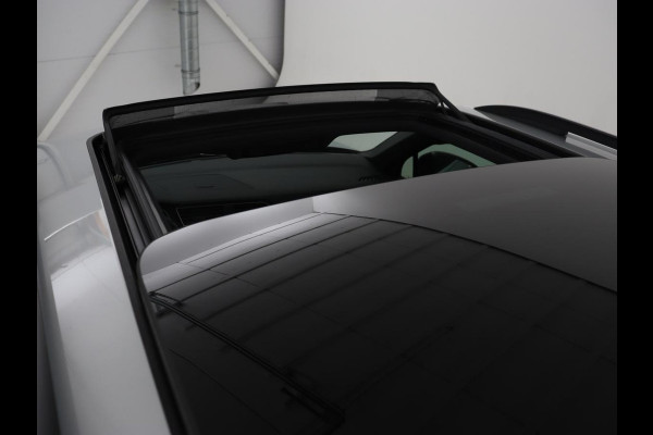 Volkswagen Tiguan 1.4 TSI eHybrid R-Line | Panoramadak | Leder | Trekhaak | 360 Camera | Sfeerverlichting | Adaptive cruise | 20'' | Carplay | Adaptief onderstel | Matrix LED | Park Assist | PHEV | Plug In Volkswagen Tiguan 1.4 TSI eHybrid R-Line | Panoramadak | Leder | Trekhaak | 360 Camera | Sfeerverlichting | Adaptive cruise | 20'' | Carplay | Adaptief onderstel | Matrix LED | Park Assist | PHEV | Plug In