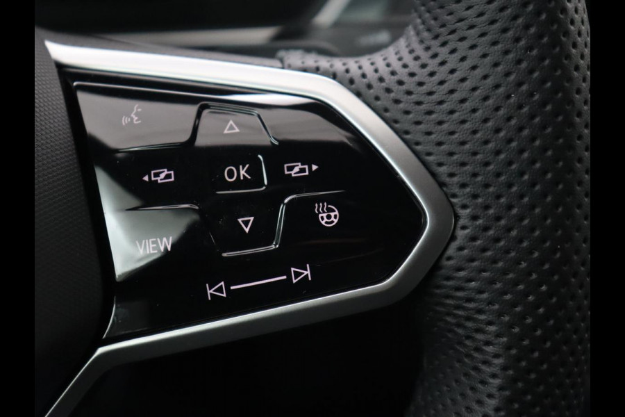 Volkswagen Tiguan 1.4 TSI eHybrid R-Line | Panoramadak | Leder | Trekhaak | 360 Camera | Sfeerverlichting | Adaptive cruise | 20'' | Carplay | Adaptief onderstel | Matrix LED | Park Assist | PHEV | Plug In Volkswagen Tiguan 1.4 TSI eHybrid R-Line | Panoramadak | Leder | Trekhaak | 360 Camera | Sfeerverlichting | Adaptive cruise | 20'' | Carplay | Adaptief onderstel | Matrix LED | Park Assist | PHEV | Plug In