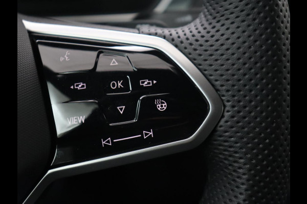 Volkswagen Tiguan 1.4 TSI eHybrid R-Line | Panoramadak | Leder | Trekhaak | 360 Camera | Sfeerverlichting | Adaptive cruise | 20'' | Carplay | Adaptief onderstel | Matrix LED | Park Assist | PHEV | Plug In Volkswagen Tiguan 1.4 TSI eHybrid R-Line | Panoramadak | Leder | Trekhaak | 360 Camera | Sfeerverlichting | Adaptive cruise | 20'' | Carplay | Adaptief onderstel | Matrix LED | Park Assist | PHEV | Plug In