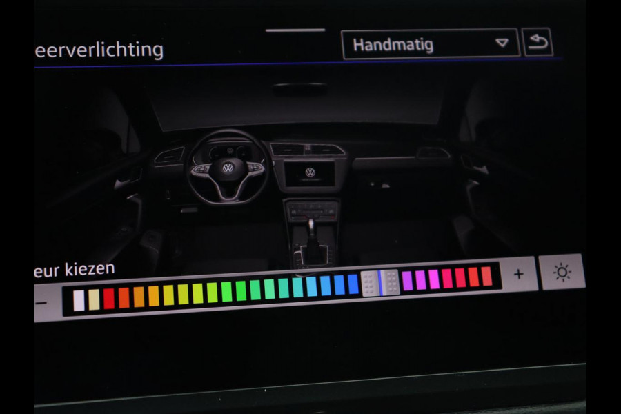 Volkswagen Tiguan 1.4 TSI eHybrid R-Line | Panoramadak | Leder | Trekhaak | 360 Camera | Sfeerverlichting | Adaptive cruise | 20'' | Carplay | Adaptief onderstel | Matrix LED | Park Assist | PHEV | Plug In Volkswagen Tiguan 1.4 TSI eHybrid R-Line | Panoramadak | Leder | Trekhaak | 360 Camera | Sfeerverlichting | Adaptive cruise | 20'' | Carplay | Adaptief onderstel | Matrix LED | Park Assist | PHEV | Plug In
