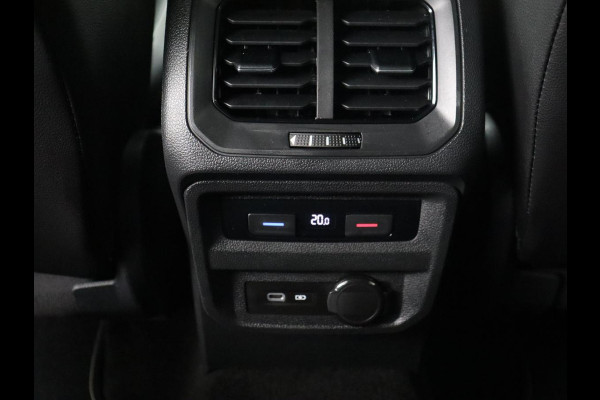 Volkswagen Tiguan 1.4 TSI eHybrid R-Line | Panoramadak | Leder | Trekhaak | 360 Camera | Sfeerverlichting | Adaptive cruise | 20'' | Carplay | Adaptief onderstel | Matrix LED | Park Assist | PHEV | Plug In Volkswagen Tiguan 1.4 TSI eHybrid R-Line | Panoramadak | Leder | Trekhaak | 360 Camera | Sfeerverlichting | Adaptive cruise | 20'' | Carplay | Adaptief onderstel | Matrix LED | Park Assist | PHEV | Plug In