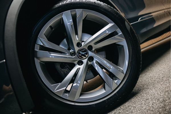 Volkswagen Tiguan 1.5 TSI R-Line Business+ | R-Line | Cruise Control | DSG | Trekhaak | Volkswagen Tiguan 1.5 TSI R-Line Business+ | R-Line | Cruise Control | DSG | Trekhaak |