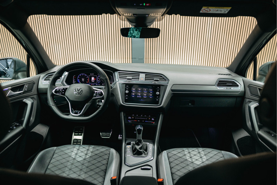 Volkswagen Tiguan 1.5 TSI R-Line Business+ | R-Line | Cruise Control | DSG | Trekhaak | Volkswagen Tiguan 1.5 TSI R-Line Business+ | R-Line | Cruise Control | DSG | Trekhaak |